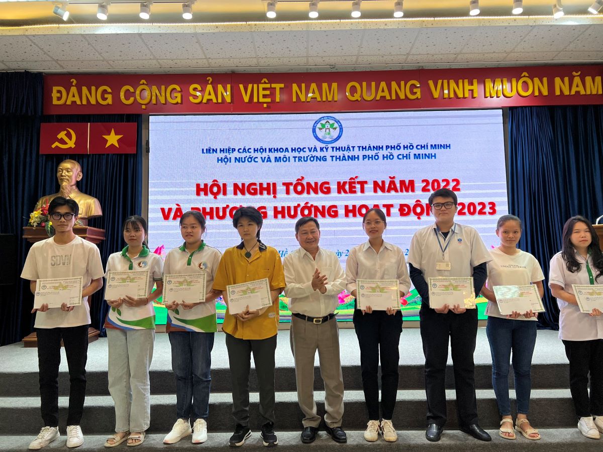 Sinh viên Khoa Sinh học và Môi trường được nhận học bổng Lâm Minh Triết lần 6