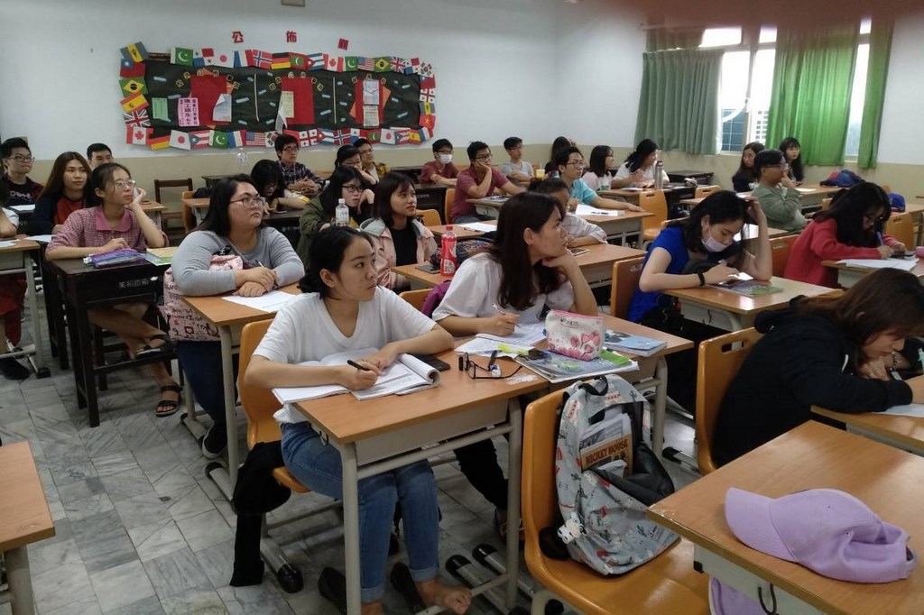 Trường Đại học Công nghiệp Thực phẩm TP.HCM tiếp nhận du học sinh để chuẩn bị năm học mới